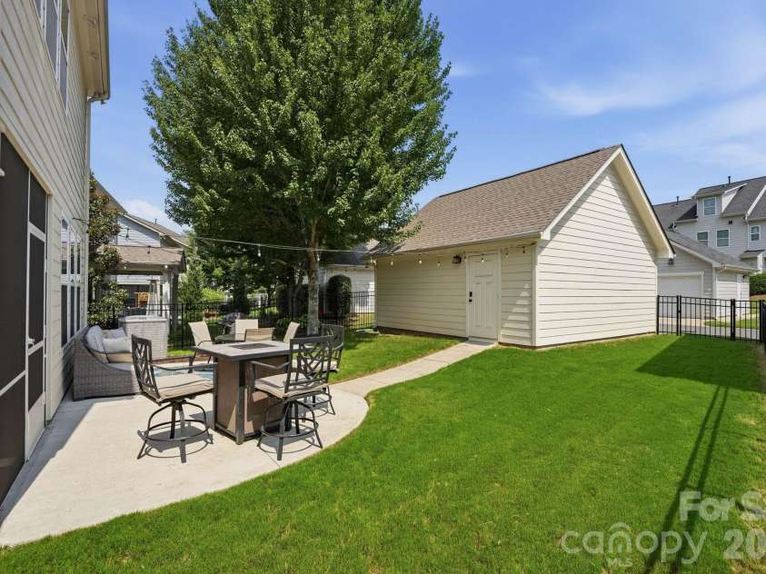 1702 Woodward Avenue, Charlotte, NC 28206.  MLS# CAR4414135, YatesRealty ID 44293. 