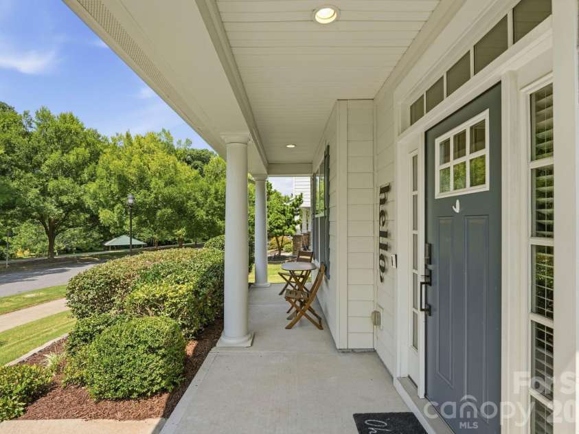 1702 Woodward Avenue, Charlotte, NC 28206.  MLS# CAR4414135, YatesRealty ID 44293. Front porch