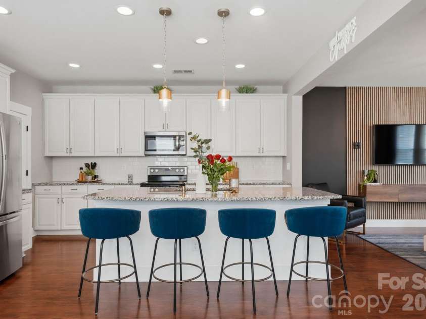 1702 Woodward Avenue, Charlotte, NC 28206.  MLS# CAR4414135, YatesRealty ID 44293. Kitchen