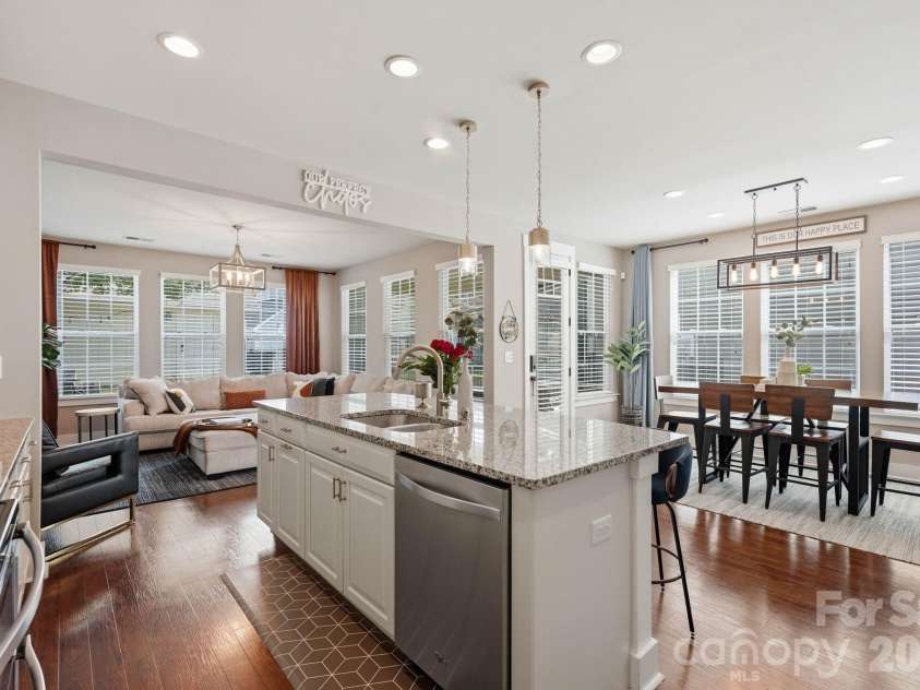 1702 Woodward Avenue, Charlotte, NC 28206.  MLS# CAR4414135, YatesRealty ID 44293. Kitchen