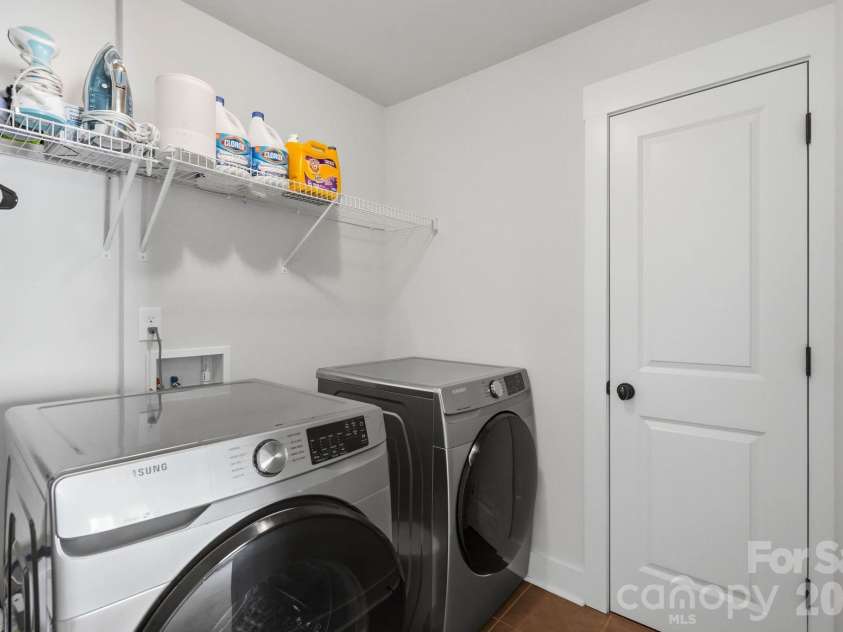 1702 Woodward Avenue, Charlotte, NC 28206.  MLS# CAR4414135, YatesRealty ID 44293. Laundry room