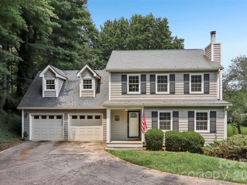 70 Acorn Lane, Clyde, NC 28721.  MLS# CAR4411372, YatesRealty ID 44294. 