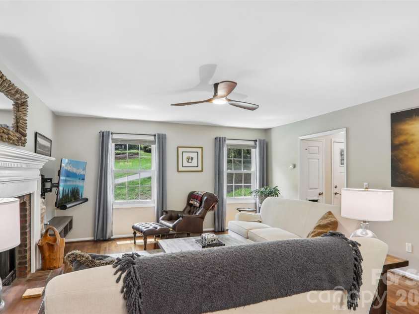 70 Acorn Lane, Clyde, NC 28721.  MLS# CAR4411372, YatesRealty ID 44294. 