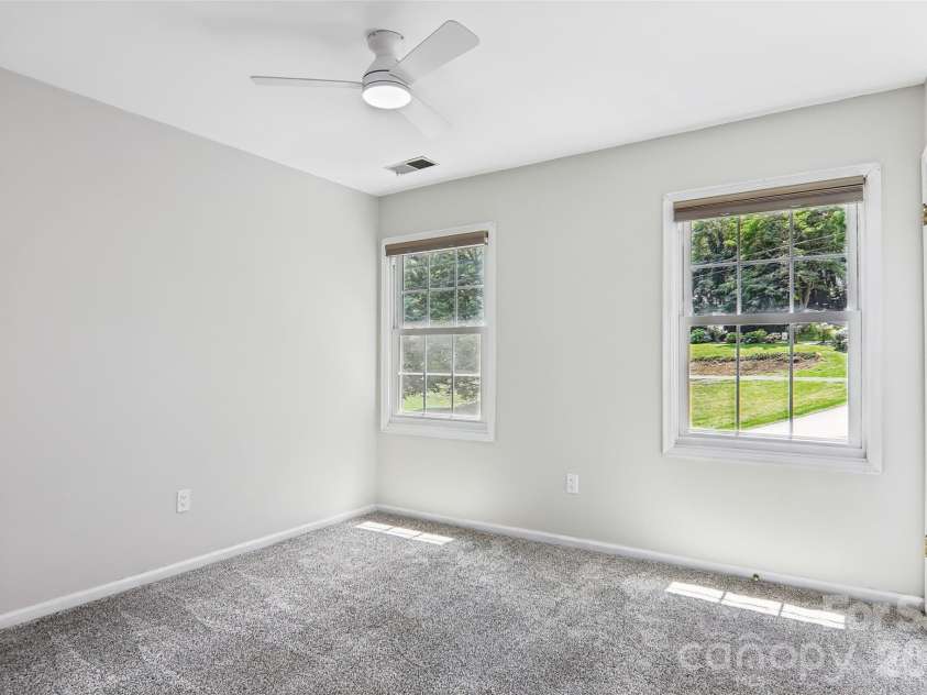 70 Acorn Lane, Clyde, NC 28721.  MLS# CAR4411372, YatesRealty ID 44294. 