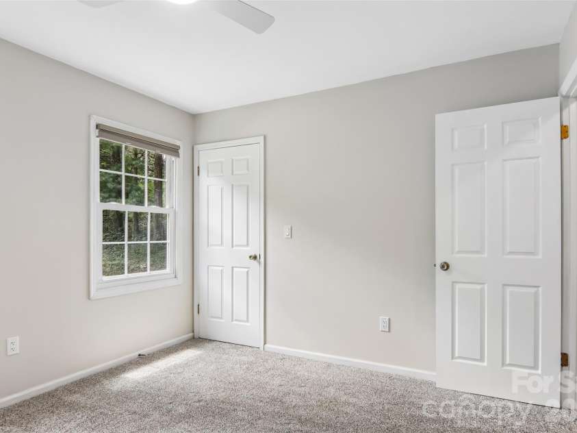 70 Acorn Lane, Clyde, NC 28721.  MLS# CAR4411372, YatesRealty ID 44294. 