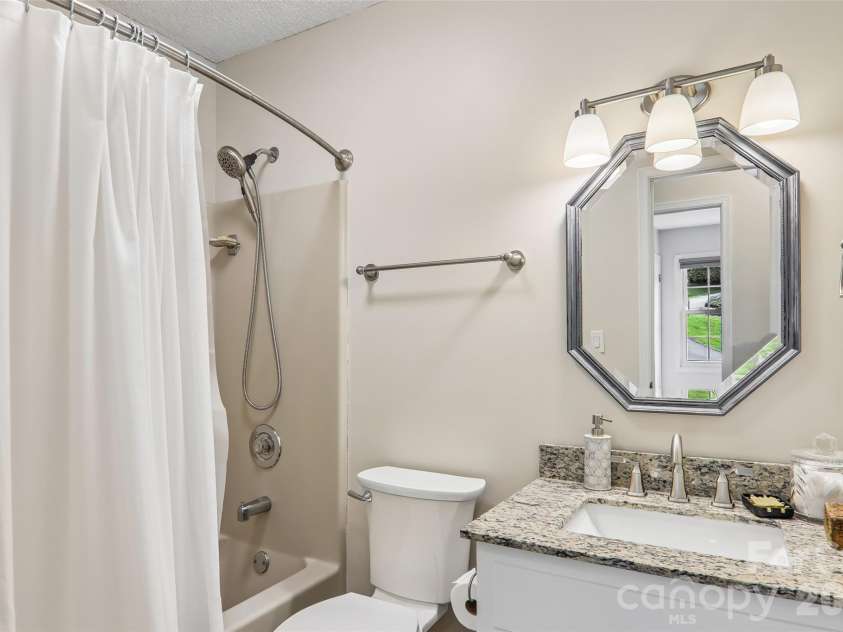 70 Acorn Lane, Clyde, NC 28721.  MLS# CAR4411372, YatesRealty ID 44294. 