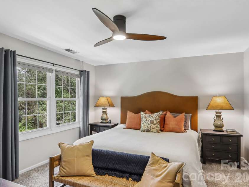 70 Acorn Lane, Clyde, NC 28721.  MLS# CAR4411372, YatesRealty ID 44294. 