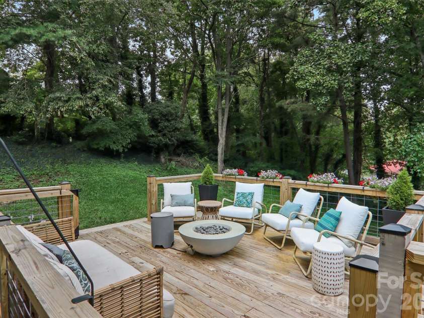 70 Acorn Lane, Clyde, NC 28721.  MLS# CAR4411372, YatesRealty ID 44294. 