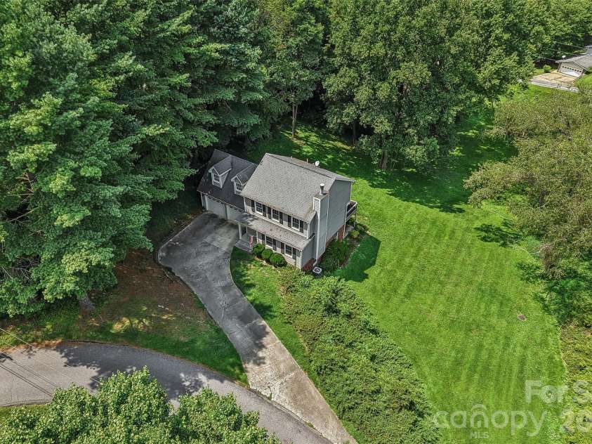 70 Acorn Lane, Clyde, NC 28721.  MLS# CAR4411372, YatesRealty ID 44294. 