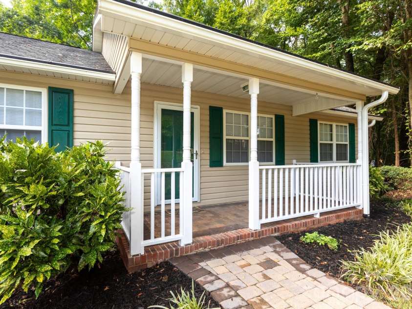 820 Clearview Court, Concord, NC 28025.  MLS# CAR4414589, YatesRealty ID 44296. Front