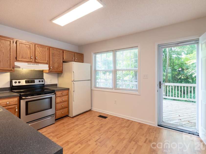 820 Clearview Court, Concord, NC 28025.  MLS# CAR4414589, YatesRealty ID 44296. Kitchen
