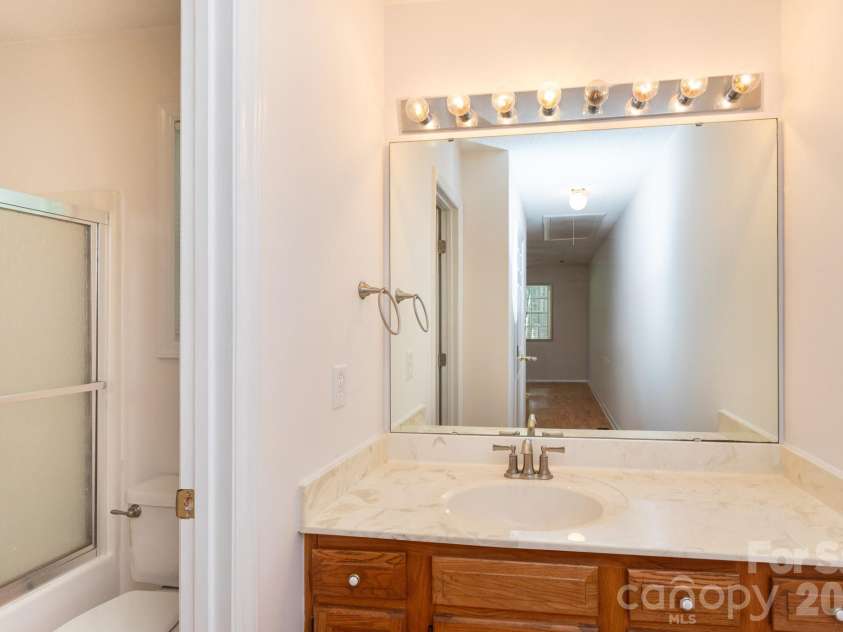 820 Clearview Court, Concord, NC 28025.  MLS# CAR4414589, YatesRealty ID 44296. Primary Bathroom