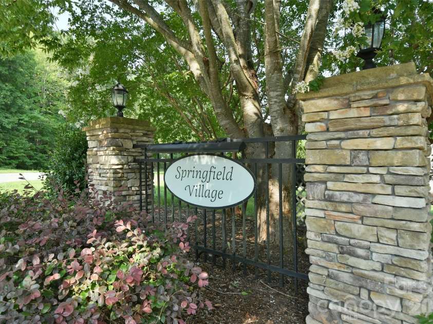 2525 Brook Stone Drive, Clemmons, NC 27012.  MLS# CAR4398428, YatesRealty ID 44297. 