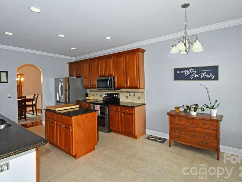 2525 Brook Stone Drive, Clemmons, NC 27012.  MLS# CAR4398428, YatesRealty ID 44297. 
