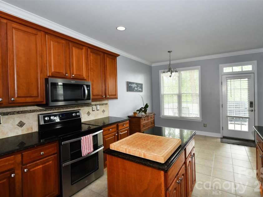 2525 Brook Stone Drive, Clemmons, NC 27012.  MLS# CAR4398428, YatesRealty ID 44297. 