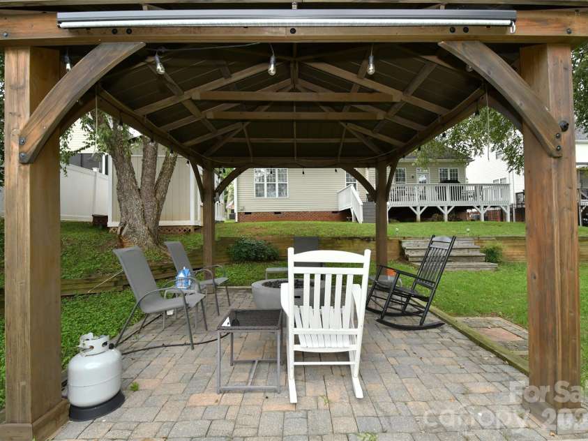 2525 Brook Stone Drive, Clemmons, NC 27012.  MLS# CAR4398428, YatesRealty ID 44297. 