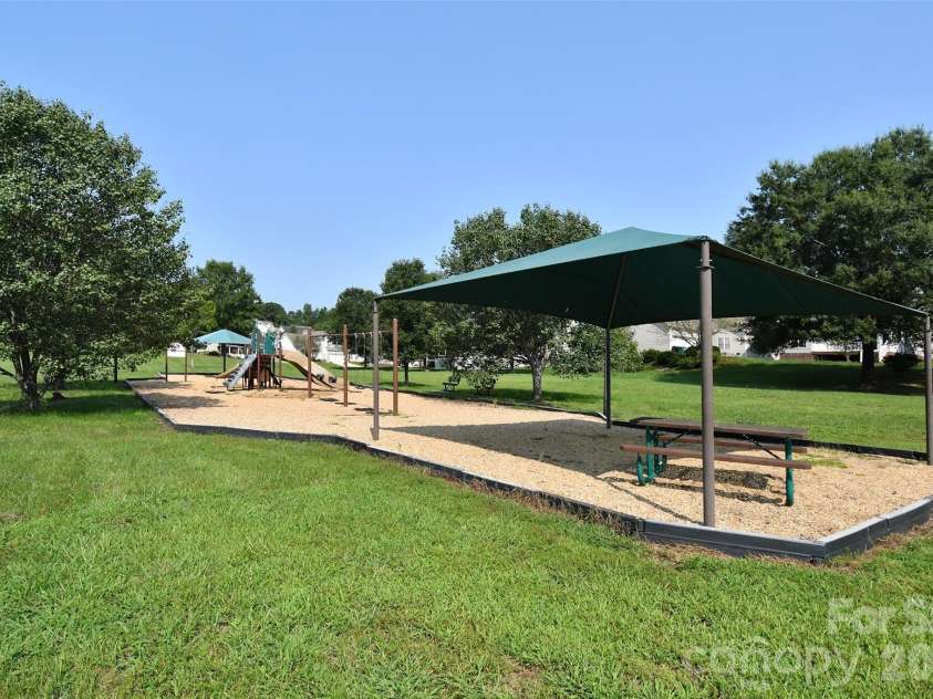 2525 Brook Stone Drive, Clemmons, NC 27012.  MLS# CAR4398428, YatesRealty ID 44297. 