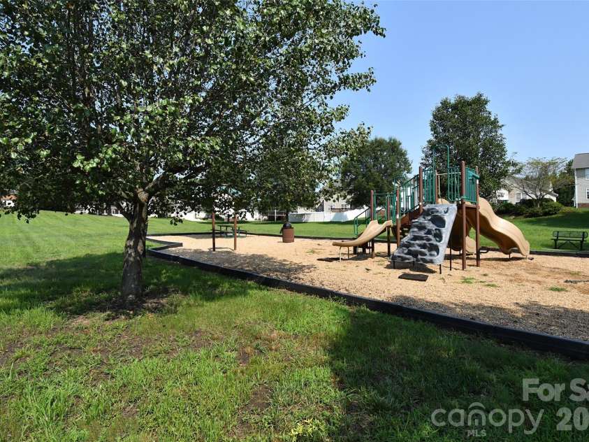 2525 Brook Stone Drive, Clemmons, NC 27012.  MLS# CAR4398428, YatesRealty ID 44297. 