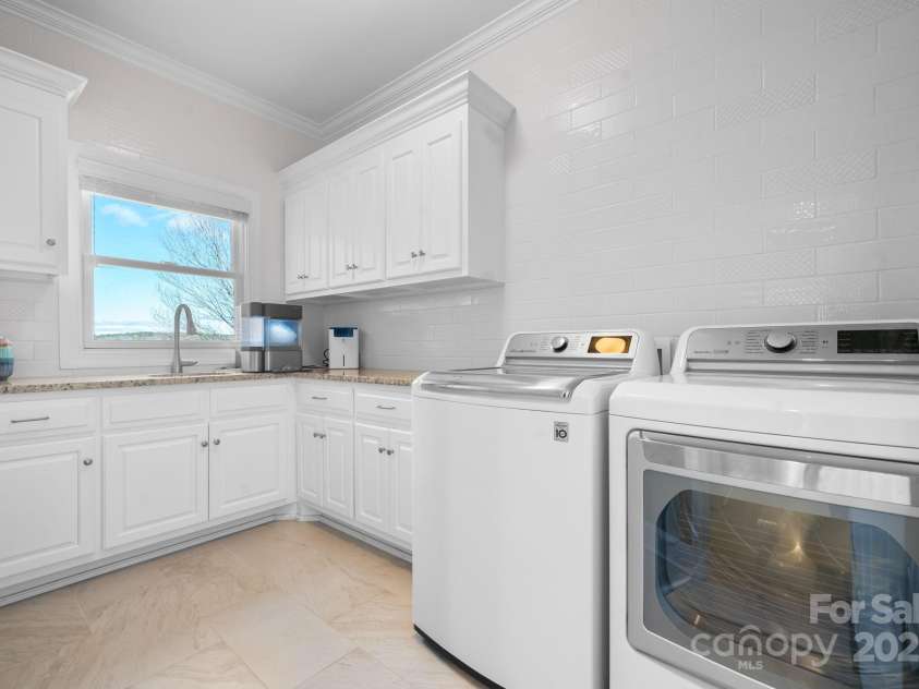 4165 54th Avenue, Hickory, NC 28601.  MLS# CAR4210566, YatesRealty ID 443. 