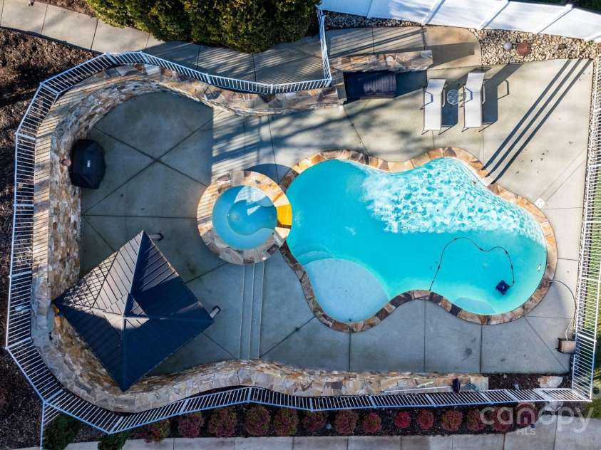 4165 54th Avenue, Hickory, NC 28601.  MLS# CAR4210566, YatesRealty ID 443. 