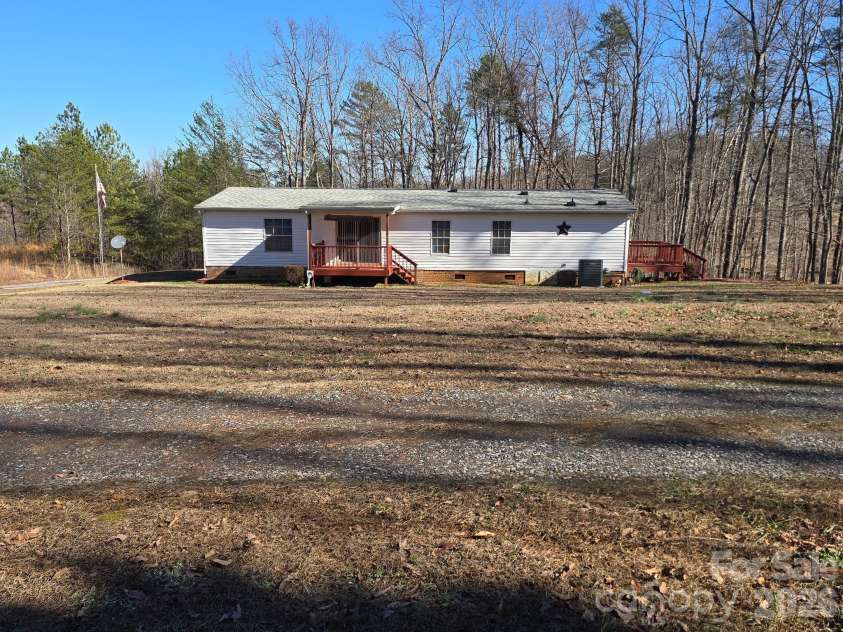 1044 Rabbit Trail, Gastonia, NC 28052.  MLS# CAR4334931, YatesRealty ID 4430. 
