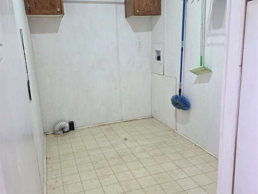 1044 Rabbit Trail, Gastonia, NC 28052.  MLS# CAR4334931, YatesRealty ID 4430. Laundry area and entrance from side deck 