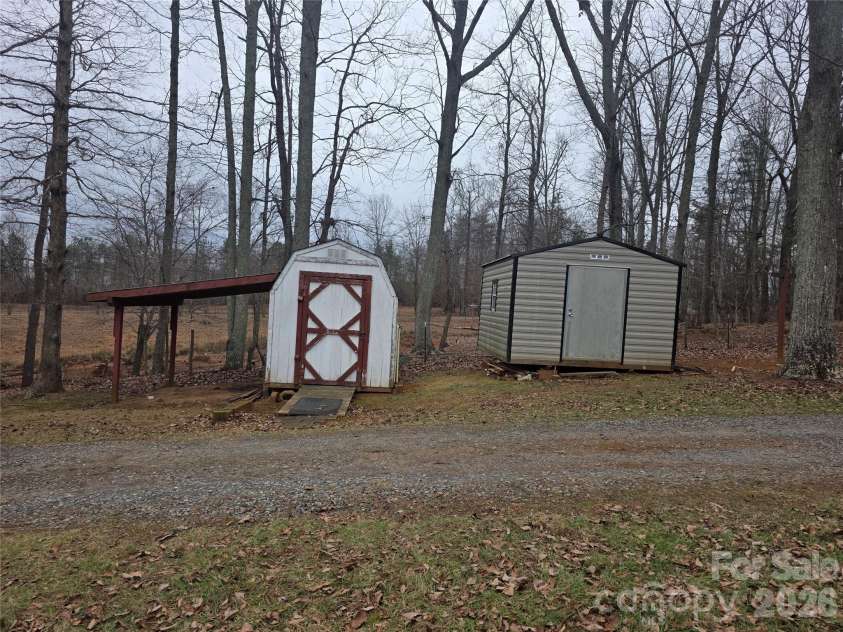 1044 Rabbit Trail, Gastonia, NC 28052.  MLS# CAR4334931, YatesRealty ID 4430. Outbuildings 