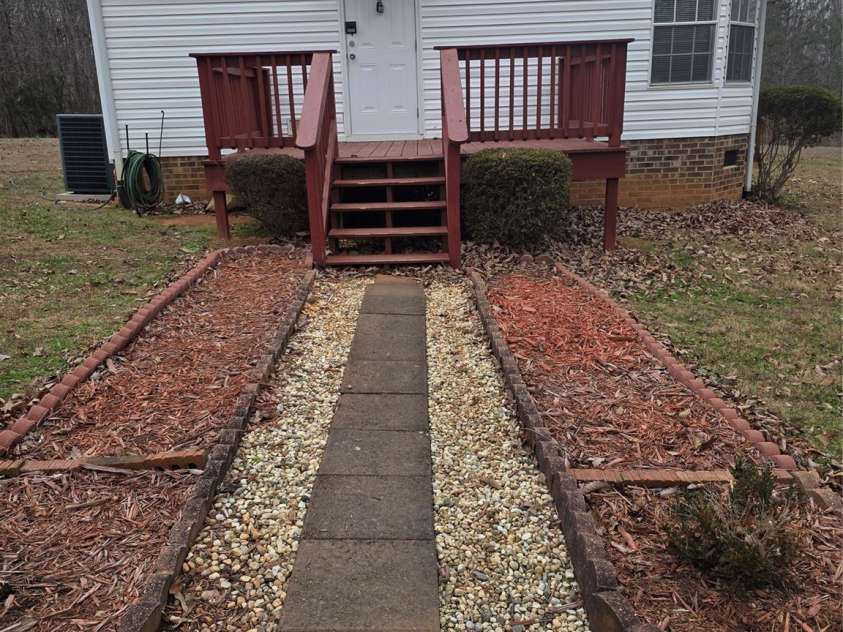 1044 Rabbit Trail, Gastonia, NC 28052.  MLS# CAR4334931, YatesRealty ID 4430. Side porch/entrance 