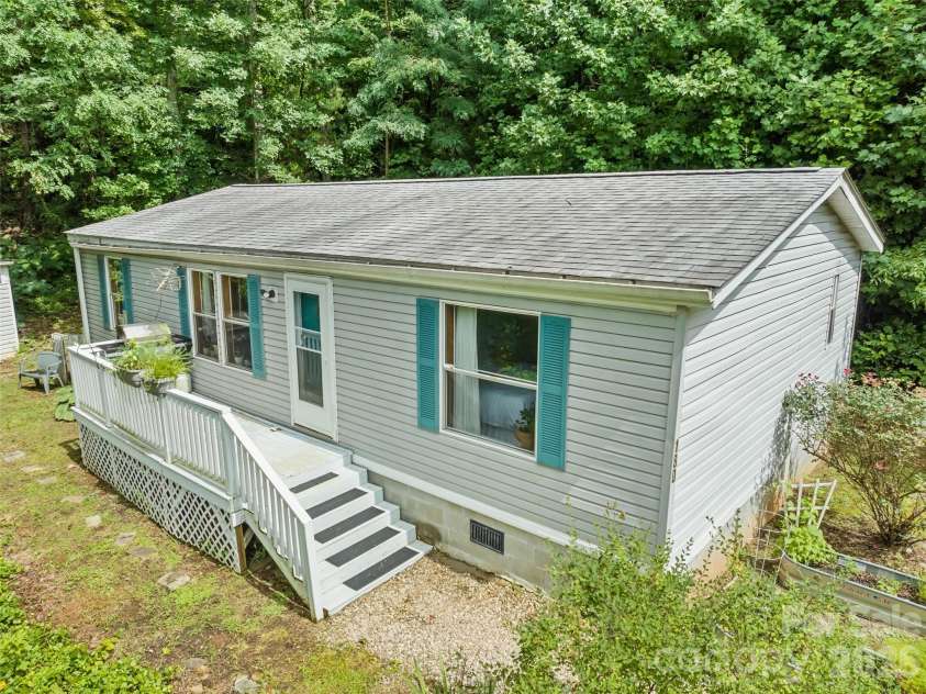 180 Hidden Meadow Drive, Candler, NC 28715.  MLS# CAR4412444, YatesRealty ID 44302. 