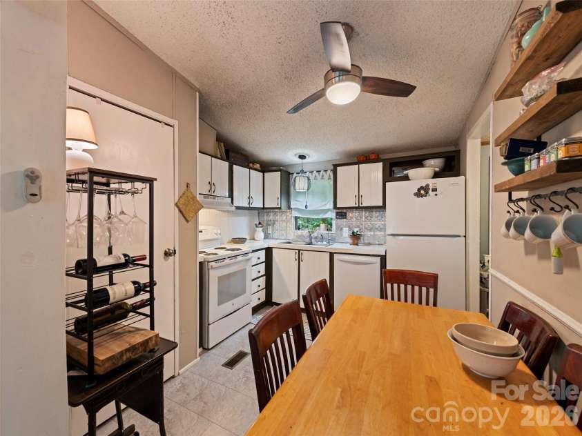 180 Hidden Meadow Drive, Candler, NC 28715.  MLS# CAR4412444, YatesRealty ID 44302. 