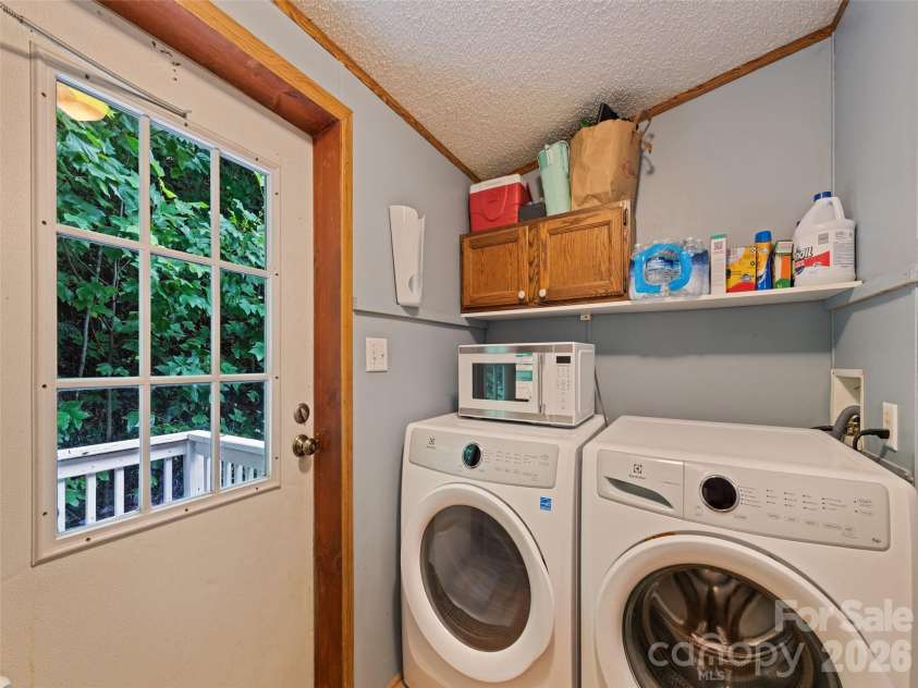180 Hidden Meadow Drive, Candler, NC 28715.  MLS# CAR4412444, YatesRealty ID 44302. 