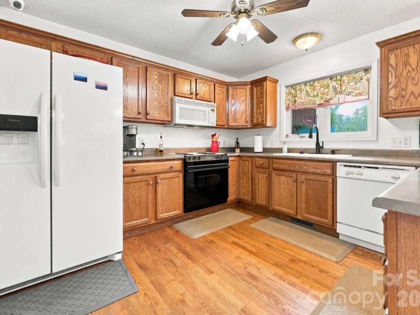 58 Sequoia Trail, Leicester, NC 28748.  MLS# CAR4411793, YatesRealty ID 44304. 