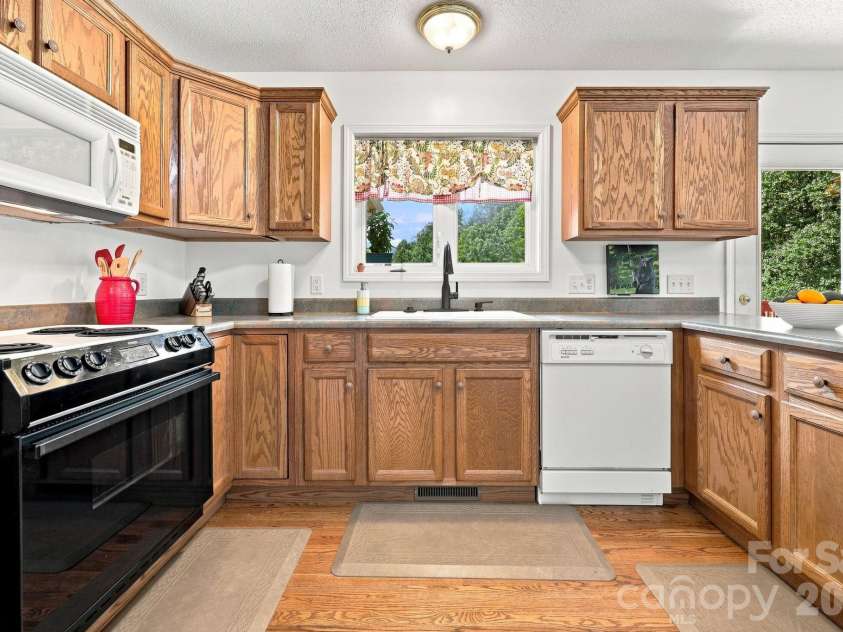 58 Sequoia Trail, Leicester, NC 28748.  MLS# CAR4411793, YatesRealty ID 44304. 