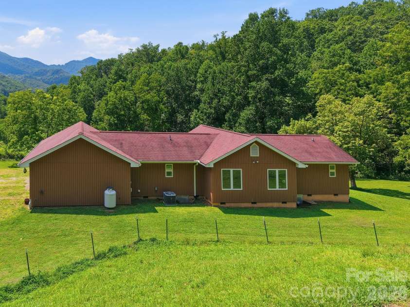 58 Sequoia Trail, Leicester, NC 28748.  MLS# CAR4411793, YatesRealty ID 44304. 