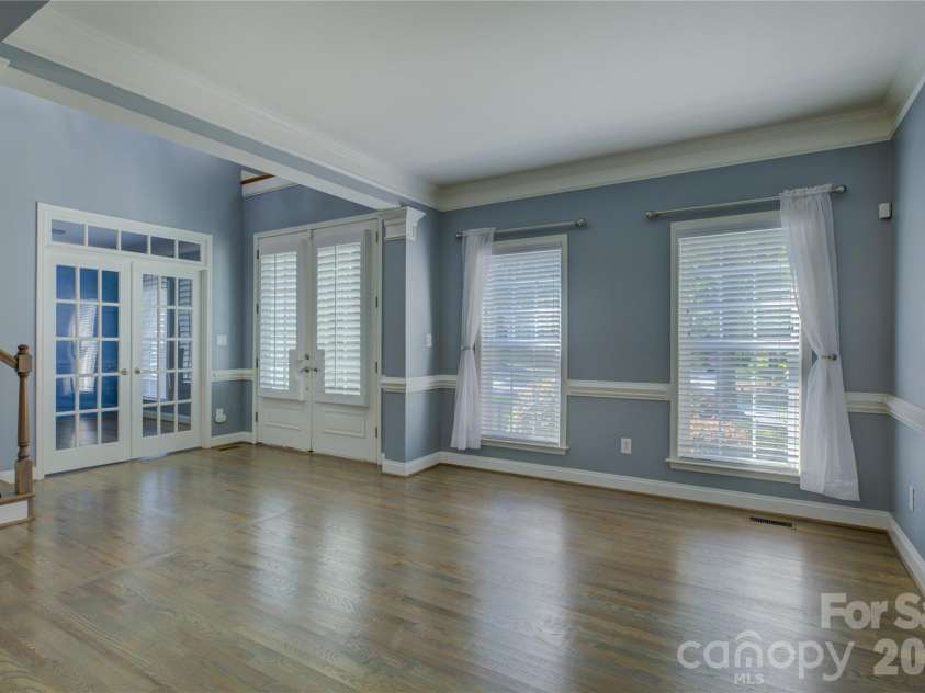16815 Crosshaven Drive, Charlotte, NC 28278.  MLS# CAR4407553, YatesRealty ID 44305. 