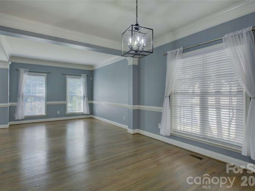 16815 Crosshaven Drive, Charlotte, NC 28278.  MLS# CAR4407553, YatesRealty ID 44305. 