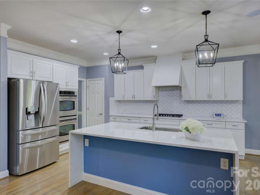 16815 Crosshaven Drive, Charlotte, NC 28278.  MLS# CAR4407553, YatesRealty ID 44305. 