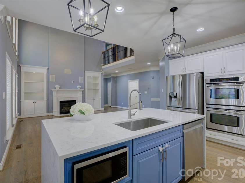 16815 Crosshaven Drive, Charlotte, NC 28278.  MLS# CAR4407553, YatesRealty ID 44305. 