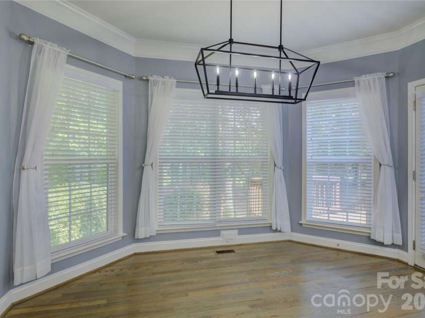 16815 Crosshaven Drive, Charlotte, NC 28278.  MLS# CAR4407553, YatesRealty ID 44305. 
