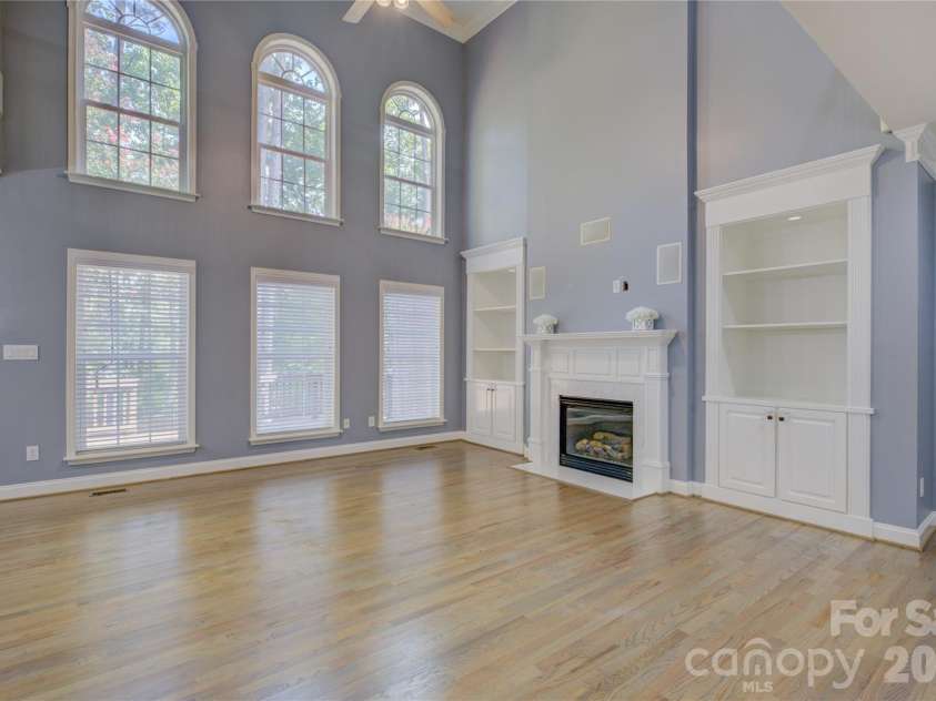 16815 Crosshaven Drive, Charlotte, NC 28278.  MLS# CAR4407553, YatesRealty ID 44305. 