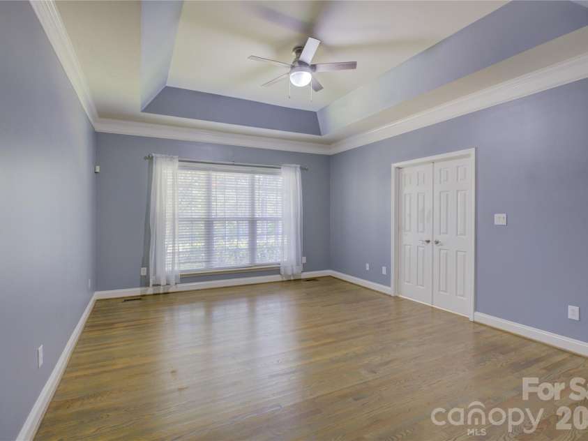16815 Crosshaven Drive, Charlotte, NC 28278.  MLS# CAR4407553, YatesRealty ID 44305. 