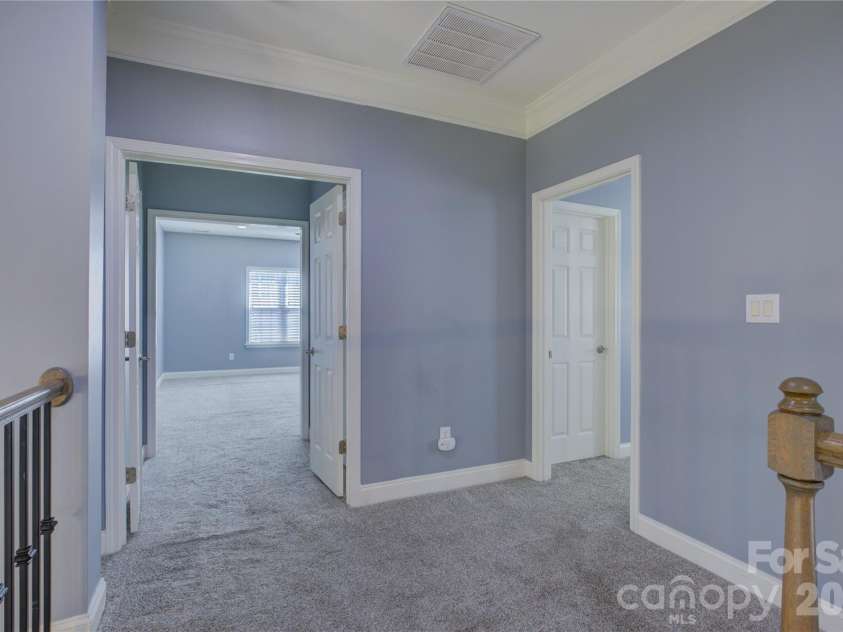16815 Crosshaven Drive, Charlotte, NC 28278.  MLS# CAR4407553, YatesRealty ID 44305. 