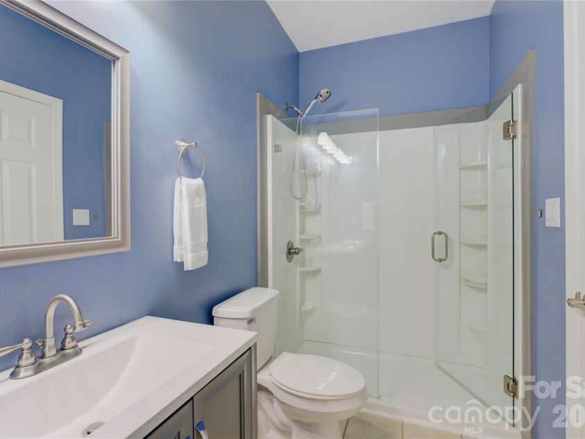 16815 Crosshaven Drive, Charlotte, NC 28278.  MLS# CAR4407553, YatesRealty ID 44305. 