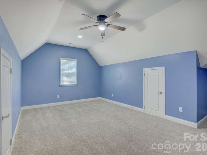 16815 Crosshaven Drive, Charlotte, NC 28278.  MLS# CAR4407553, YatesRealty ID 44305. 