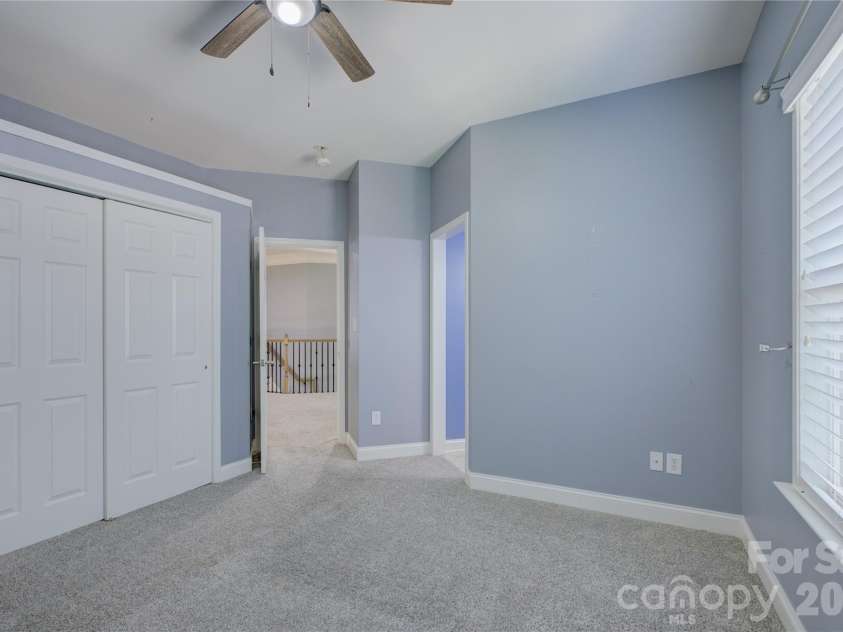 16815 Crosshaven Drive, Charlotte, NC 28278.  MLS# CAR4407553, YatesRealty ID 44305. 