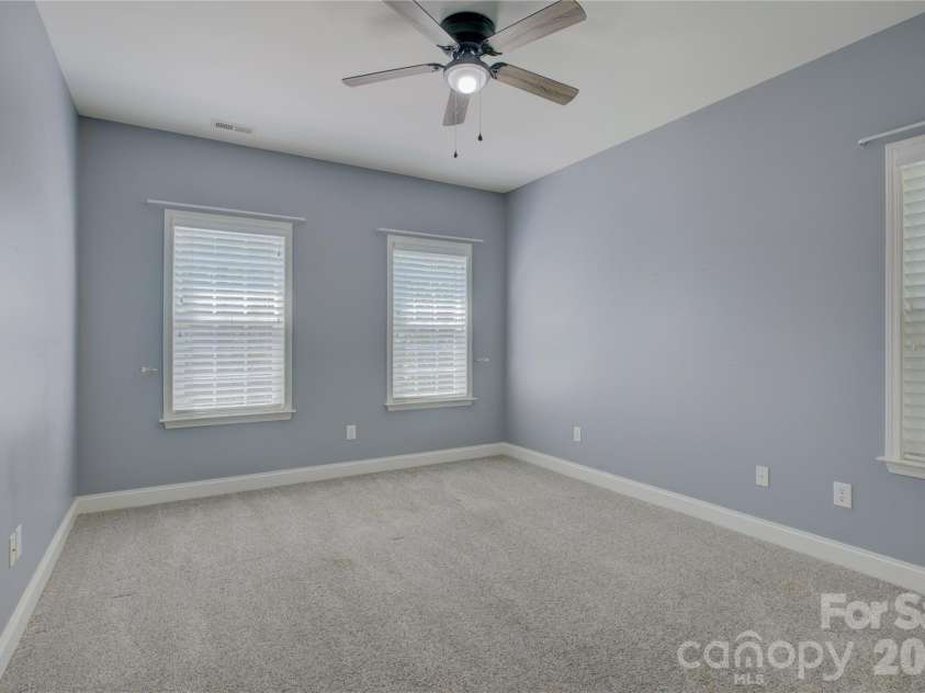16815 Crosshaven Drive, Charlotte, NC 28278.  MLS# CAR4407553, YatesRealty ID 44305. 