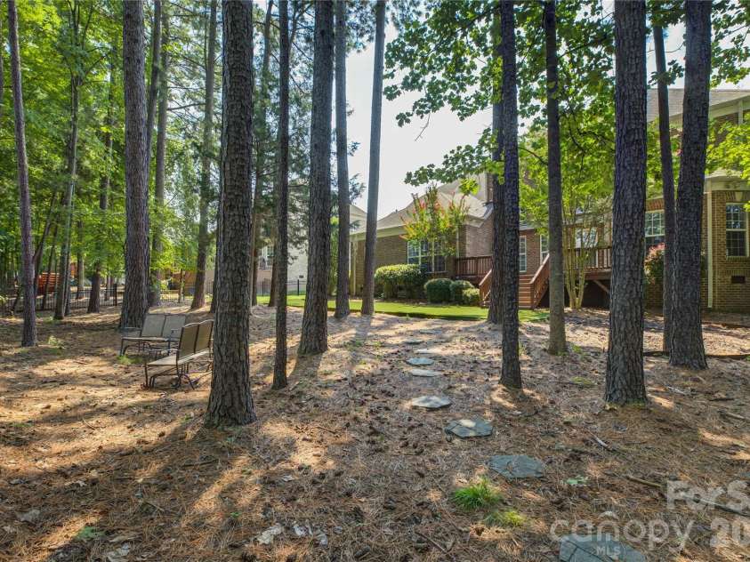 16815 Crosshaven Drive, Charlotte, NC 28278.  MLS# CAR4407553, YatesRealty ID 44305. 