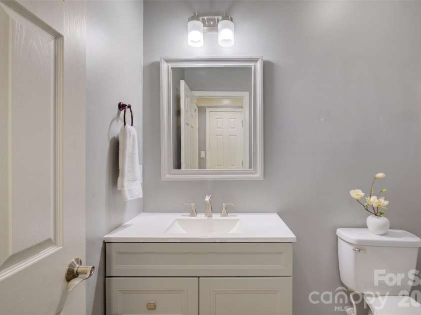 16815 Crosshaven Drive, Charlotte, NC 28278.  MLS# CAR4407553, YatesRealty ID 44305. Virtually painted 1/2 bath on the main