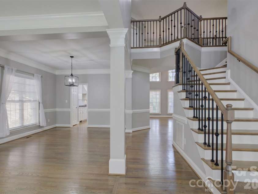 16815 Crosshaven Drive, Charlotte, NC 28278.  MLS# CAR4407553, YatesRealty ID 44305. Virtually painted dining area