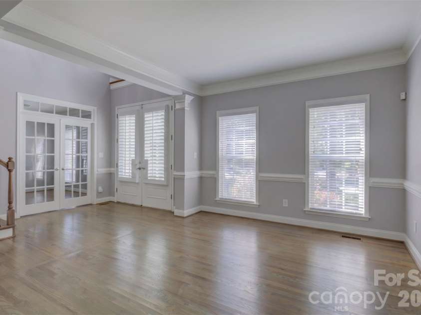 16815 Crosshaven Drive, Charlotte, NC 28278.  MLS# CAR4407553, YatesRealty ID 44305. Virtually painted entry
